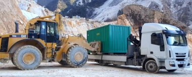 infra-fuelcont_20feet_unloading